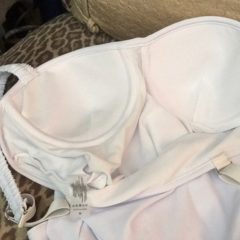 Swimsuits - Picture 4 of 5
